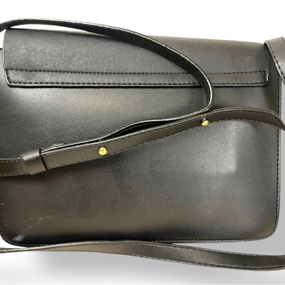 Chloe Faye Black Leather Ring Crossbody Bag - Picture 11 of 12